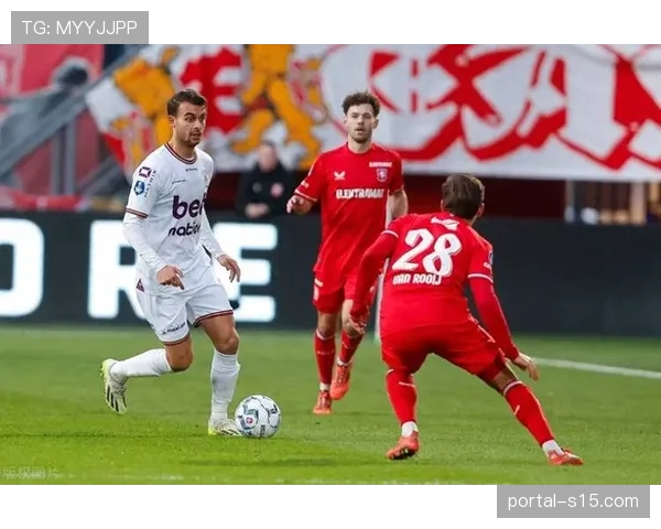 埃因霍温主帅称赞球队5-2胜利中的进攻多样性与边中结合战术