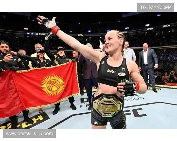 白大拿官宣：张伟丽与舍甫琴科对决终成，称其为“女子格斗世纪之战”