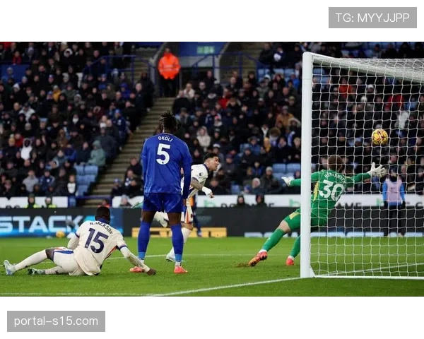 切尔西3-0完胜十人巴塞罗那，恩佐传射建功