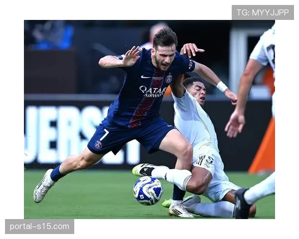 巴黎圣日耳曼5-0横扫雷恩,克瓦拉茨赫利亚梅开二度 巴黎圣日耳曼5-0横扫雷恩,克瓦拉茨赫利亚梅开二度