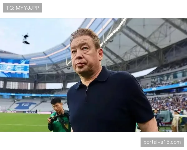 上海申花主帅斯卢茨基演练4-3-3新阵,强化进攻多样性 上海申花主帅斯卢茨基演练4-3-3新阵,强化进攻多样性