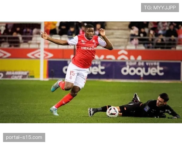 昂热0-0战平兰斯，双方门将屡献神扑